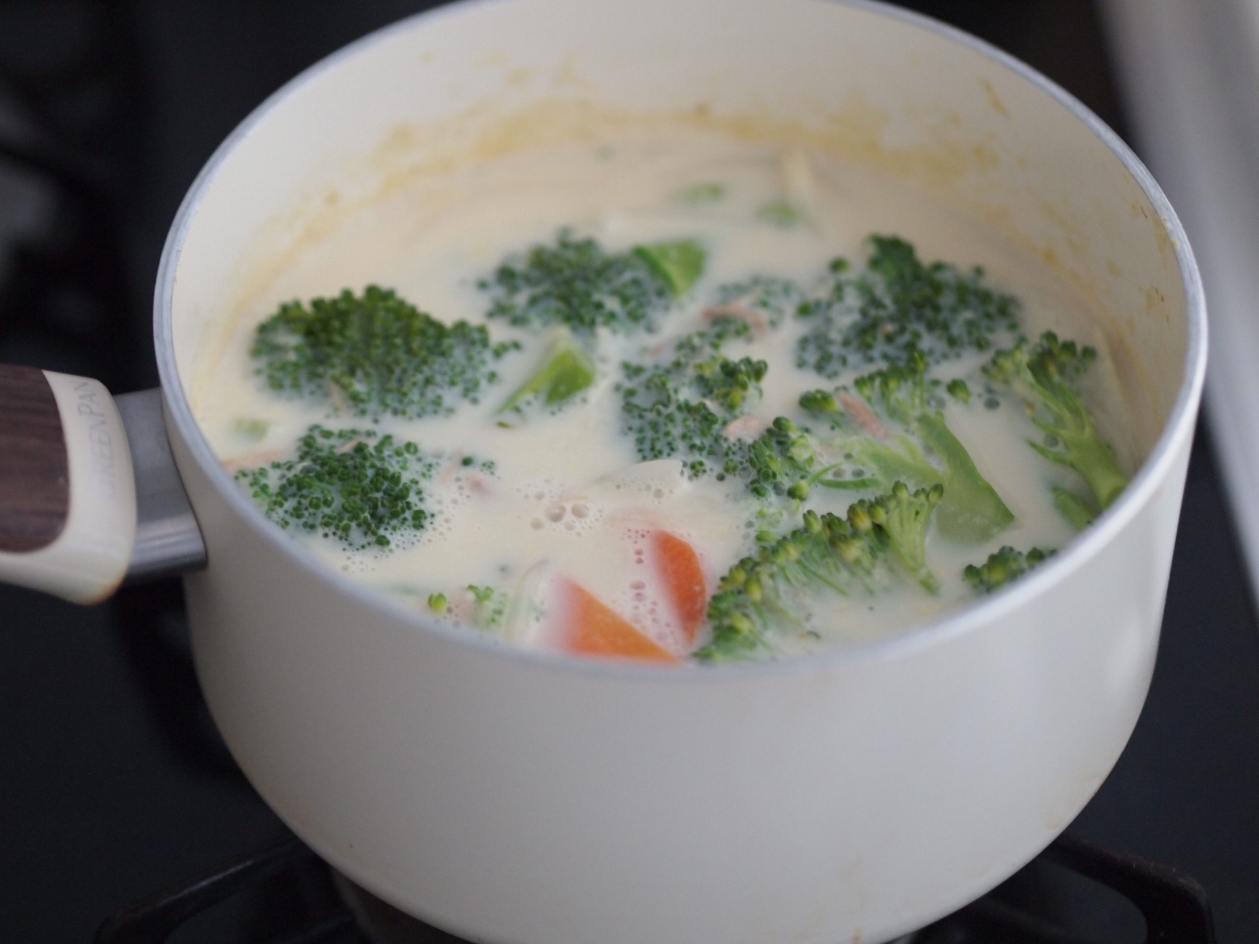 ツナと野菜の豆乳スープ