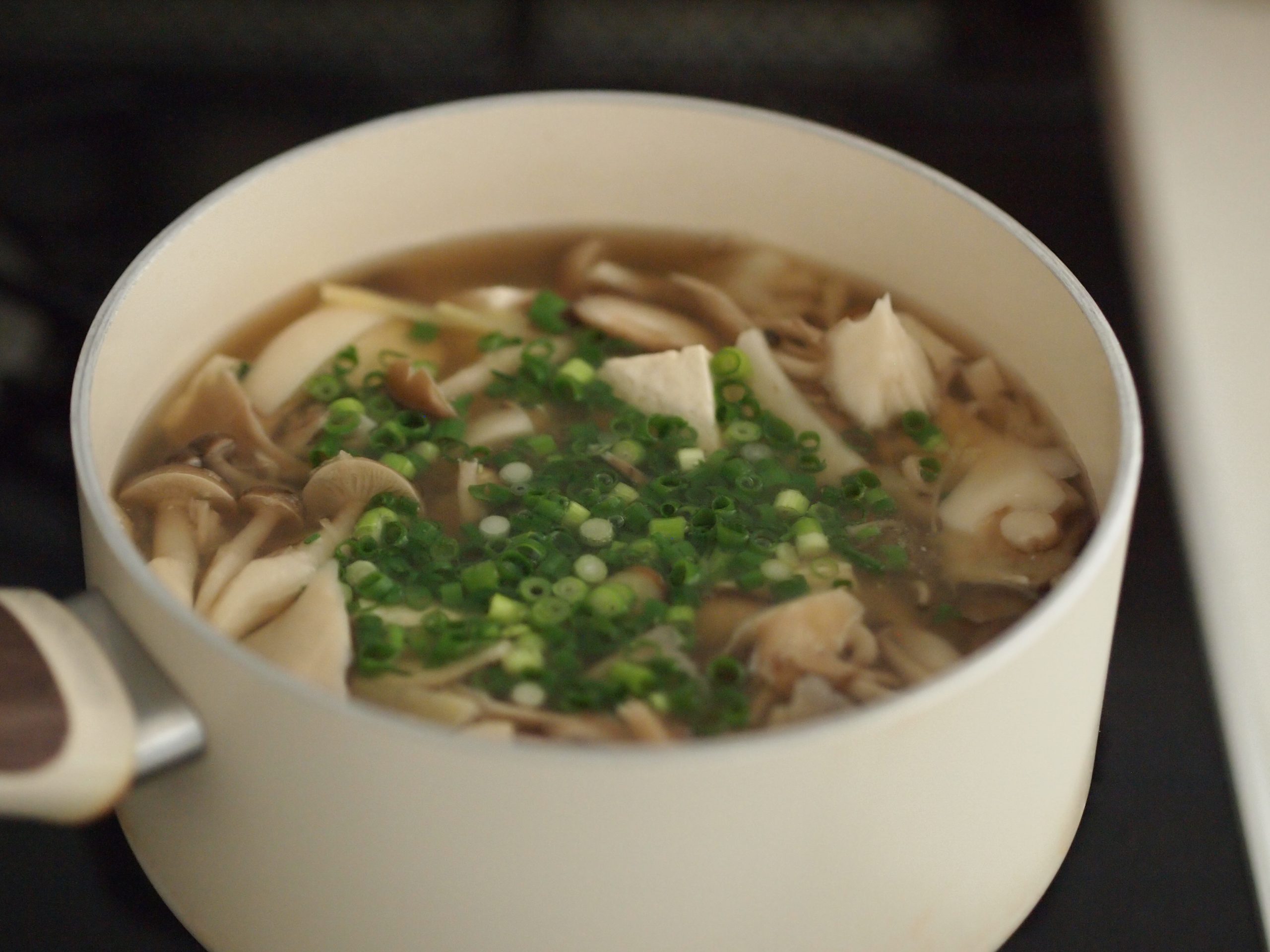 生姜たっぷり豆腐ときのこのスープ